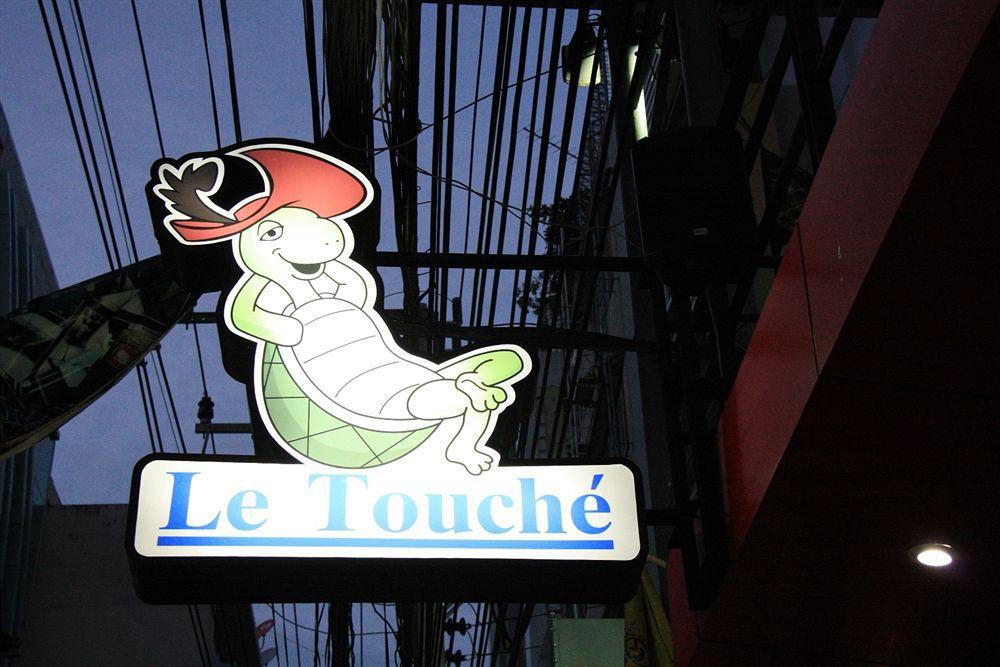 Le Touche Hotel Bangkok Exterior photo